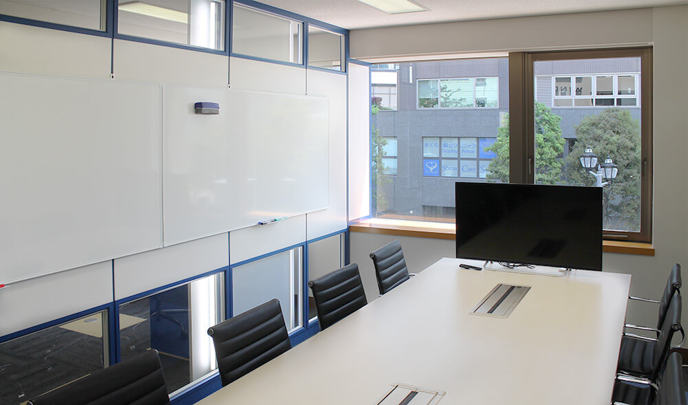 オフィスデザイン事例　株式会社Core様　会議室（ミーティングルーム）　その１