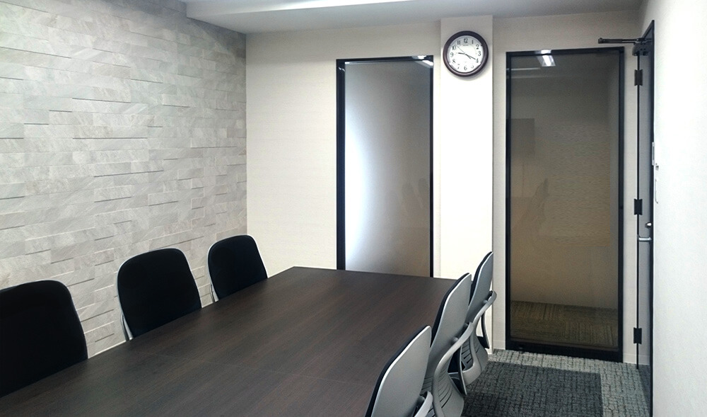 オフィスデザイン事例　第一セントラル設備株式会社様　会議室（ミーティングルーム）　その１