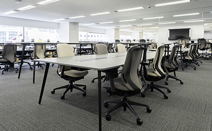 コムテック株式会社 C-Side Labo 様のオフィスデザイン事例