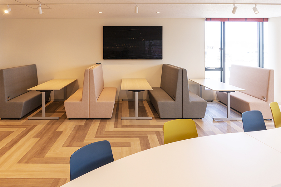 オフィスデザイン事例　コムテック株式会社 湘南サイトA 様