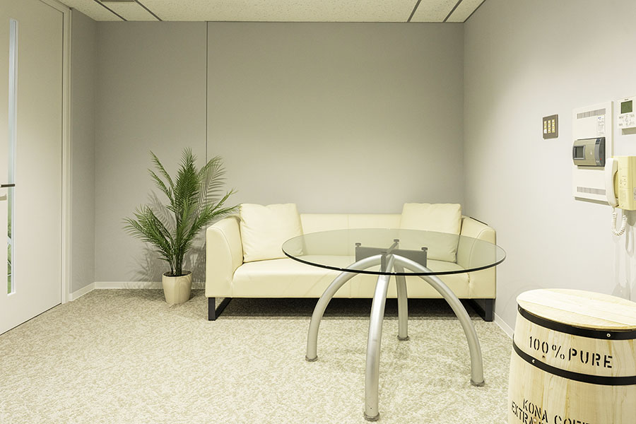 オフィスデザイン事例 コムテック株式会社 立川サイト 様 エントランス