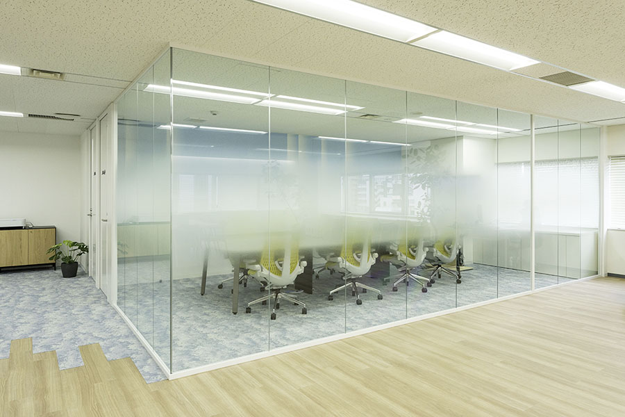 オフィスデザイン事例 コムテック株式会社 立川サイト 様 ワークスペース