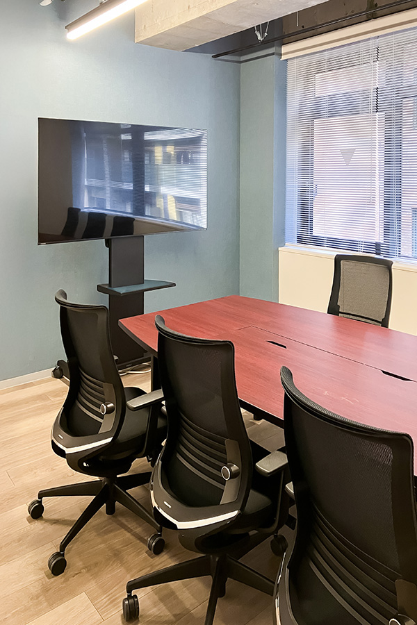 オフィスデザイン事例 大阪菅公学生服株式会社 様 会議室・応接室