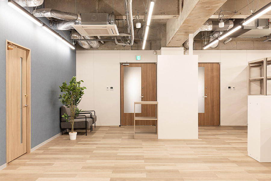 オフィスデザイン事例　大阪菅公学生服株式会社 様