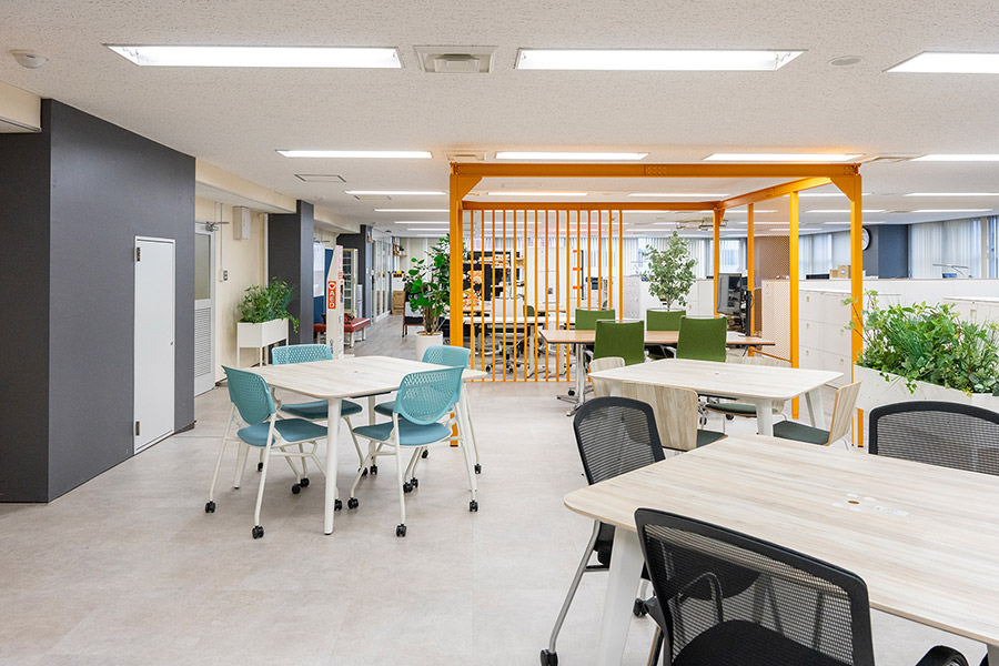 オフィスデザイン事例　株式会社オフィスバスターズ　本社