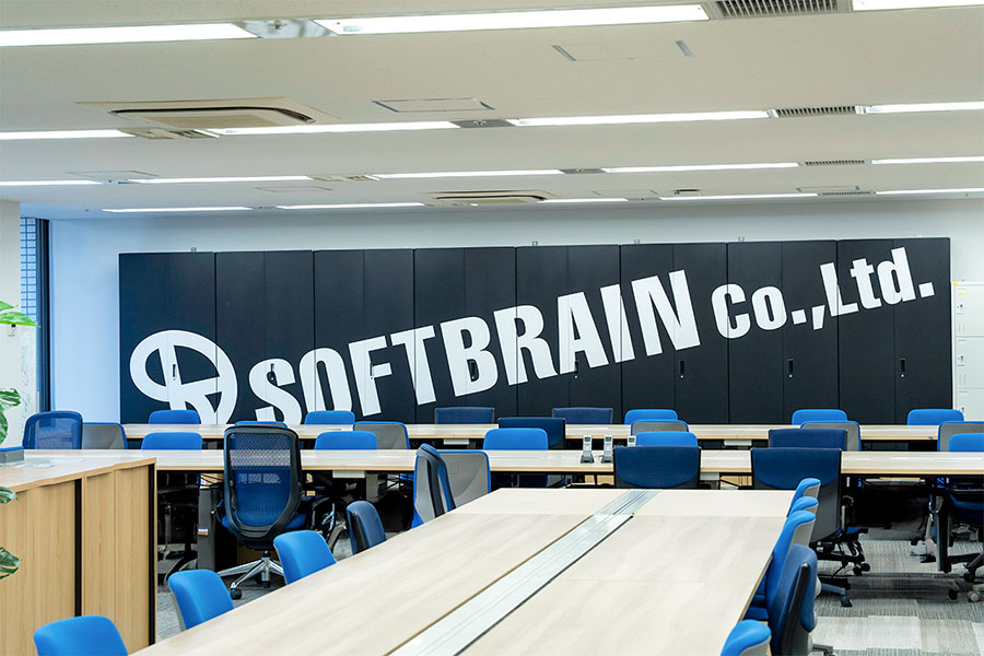 オフィスデザイン事例 ソフトブレーン株式会社 本社 様 キャビネット装飾