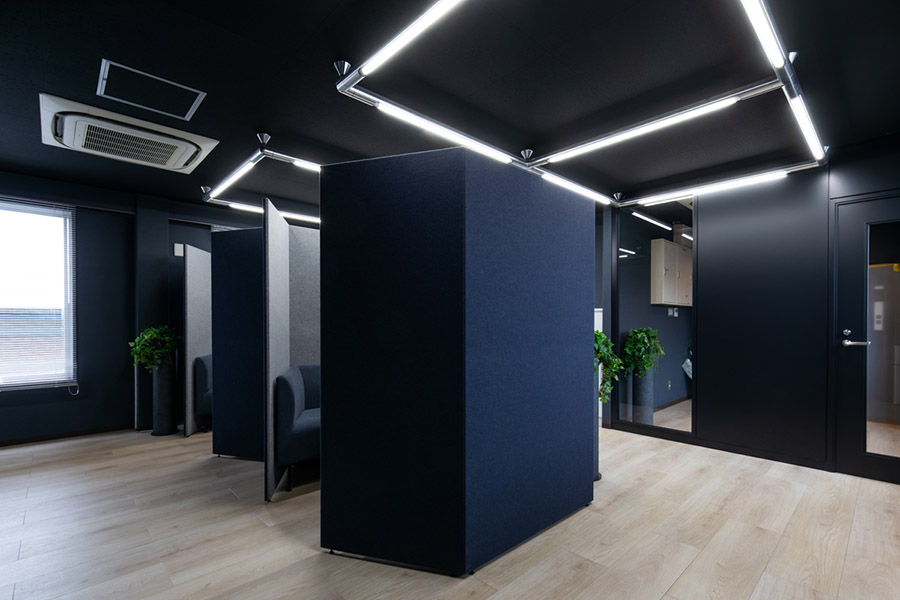 オフィスデザイン事例 株式会社JR西日本テクノス 様 ミーティングスペース