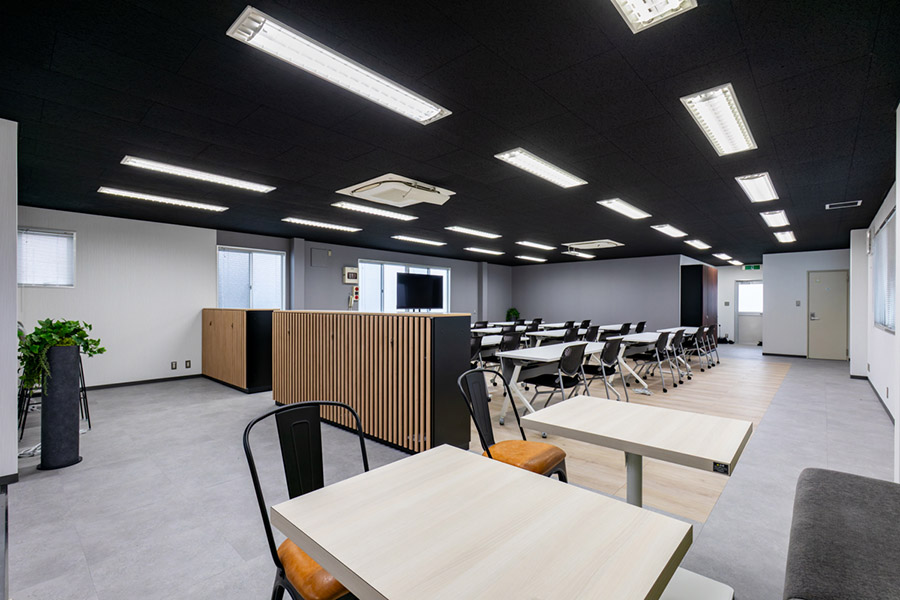 オフィスデザイン事例 株式会社JR西日本テクノス 様 ラウンジスペース
