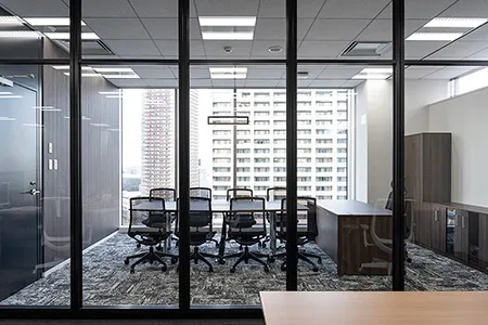 パーテーションの種類（ガラスパーテーション）